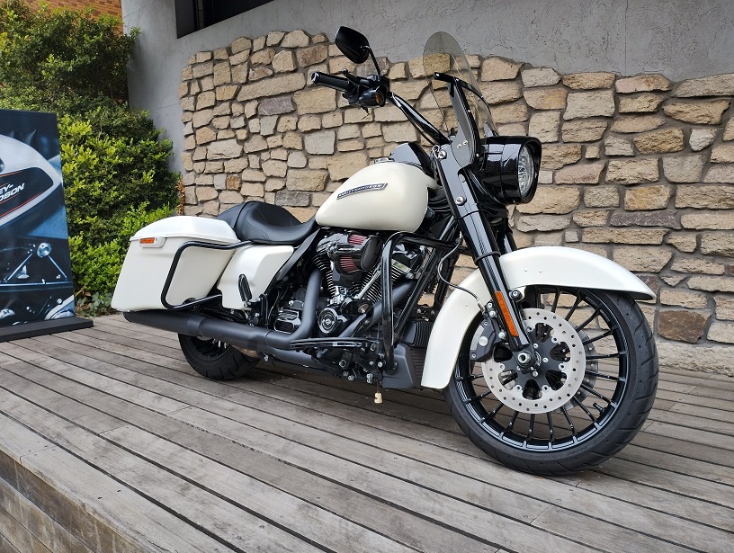 FLHRロードキング 純正デタッチャブルシールド ハーレー FLHR ロード