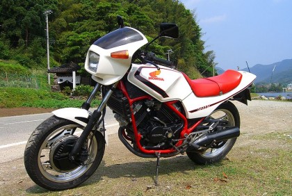 800px-honda_vt250f_fc_mc08model_1982